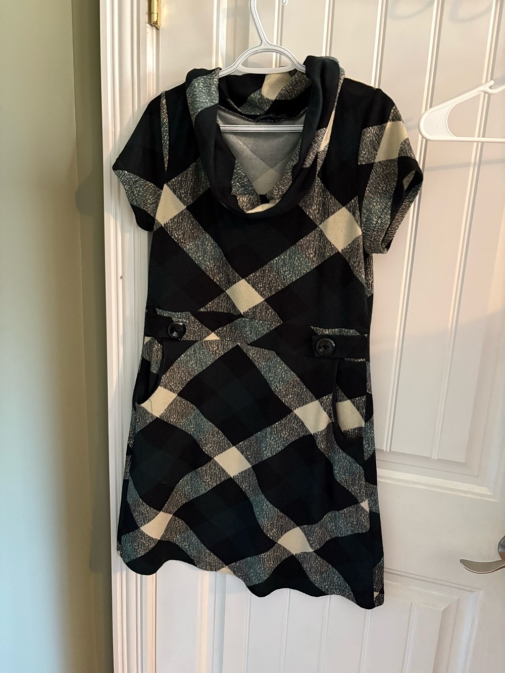 10 Spring/Summer Dresses Excellent Condition - 3 are NWT
Fit XL
